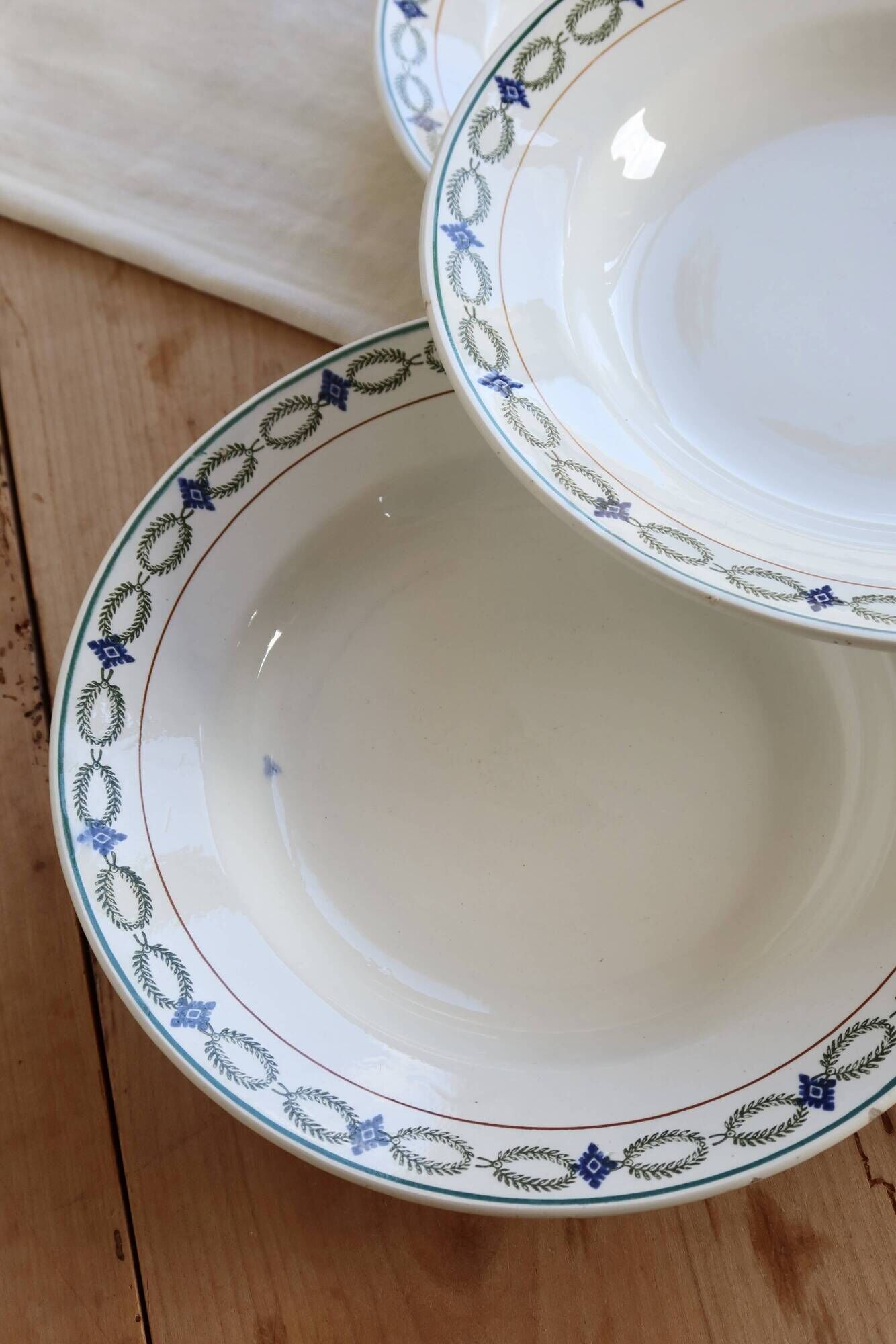 4 vintage deep plates, ironstone Saint Amand model 6000