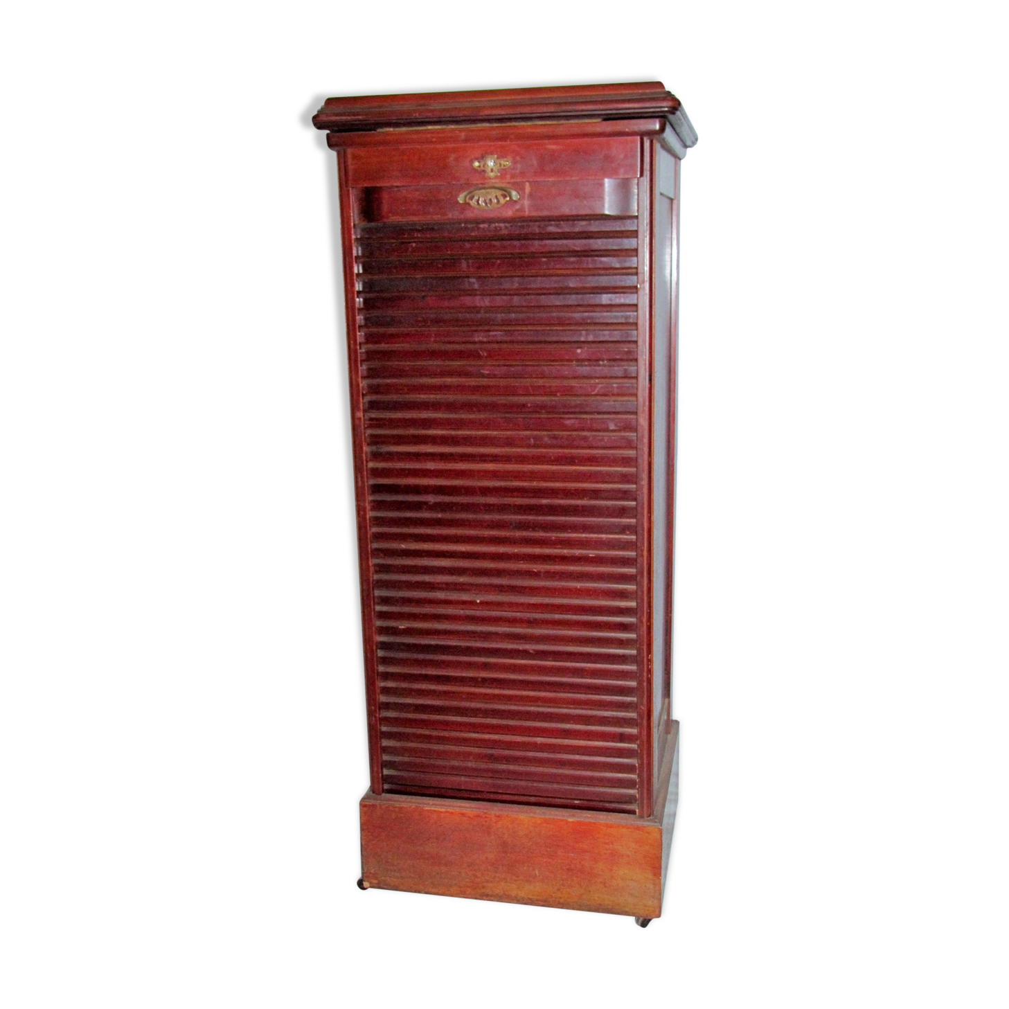 Curtain binder on roulette forming lectern