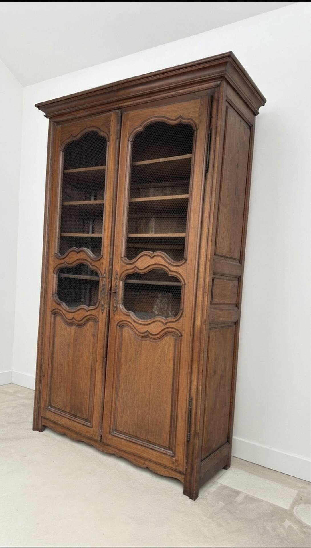 Louis XV style wooden mesh library cupboard in solid wood