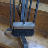 Iron chimney servant