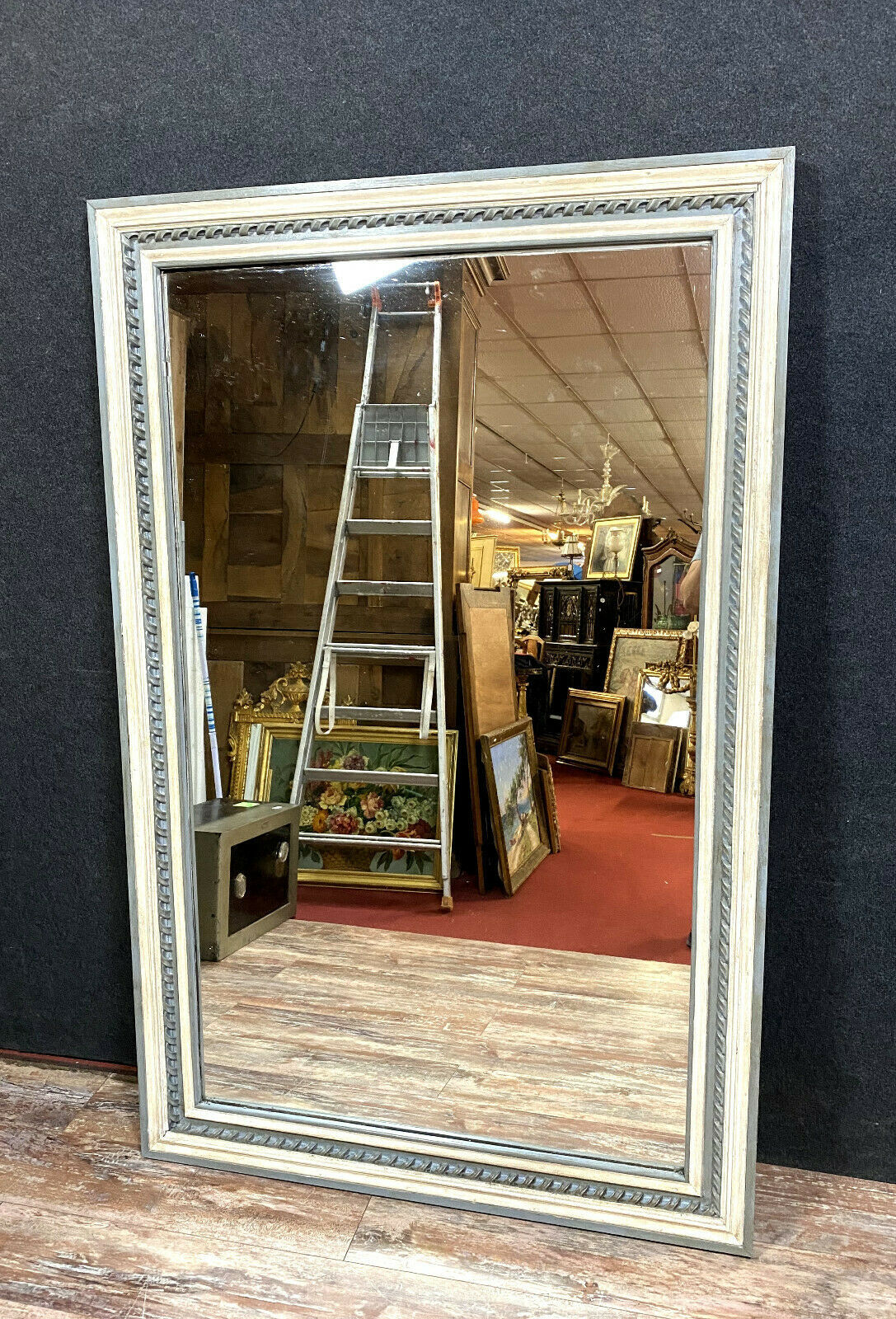 Miroir Napoléon III en bois laqué a double patine 120x186cm