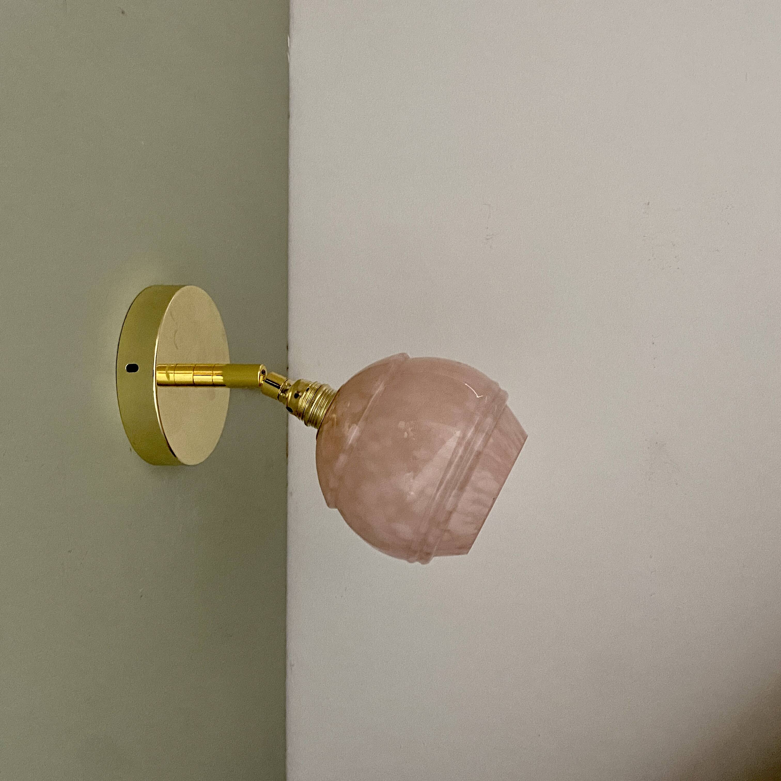 Vinatge tulip wall light in pink CLichy glass