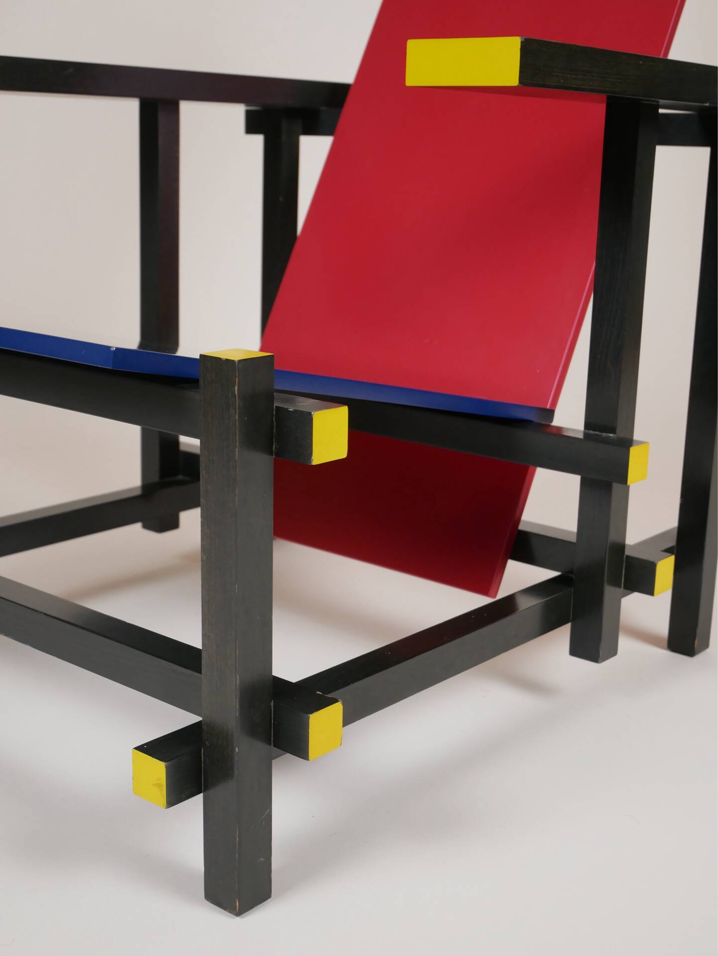 Armchair Red & Blue Gerrit Rietveld