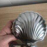 Shell butter dish 1950 with its blue cup