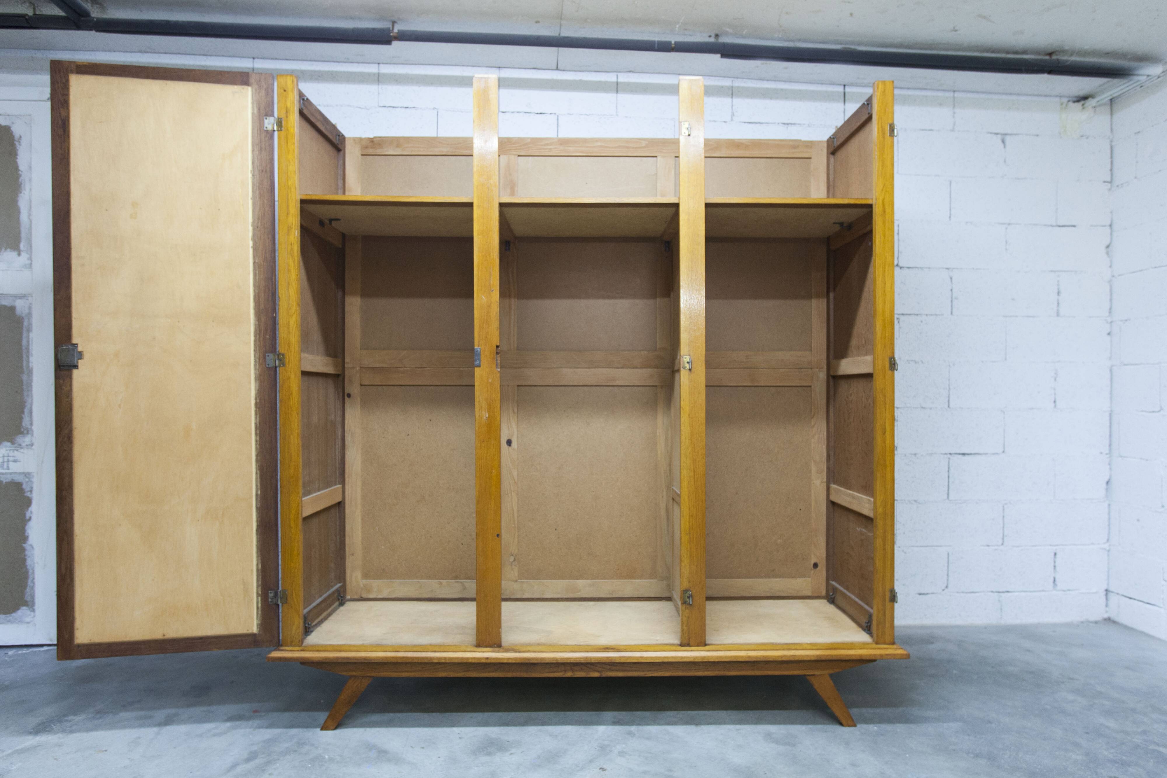 French wardrobe with tapered legs, 3 doors, 120cm hanging rail, new.