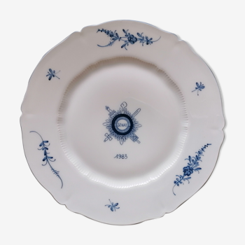 Chantilly porcelain plate