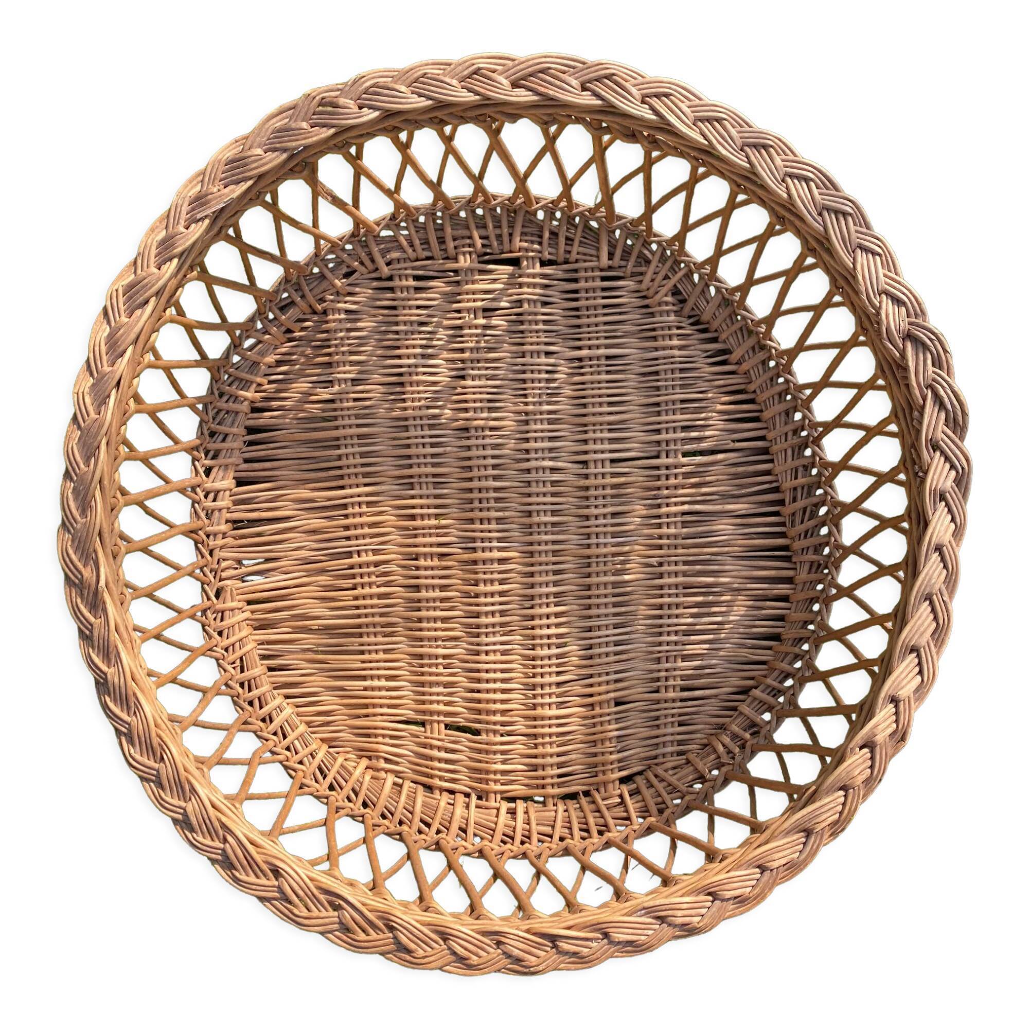 Woven wicker basket