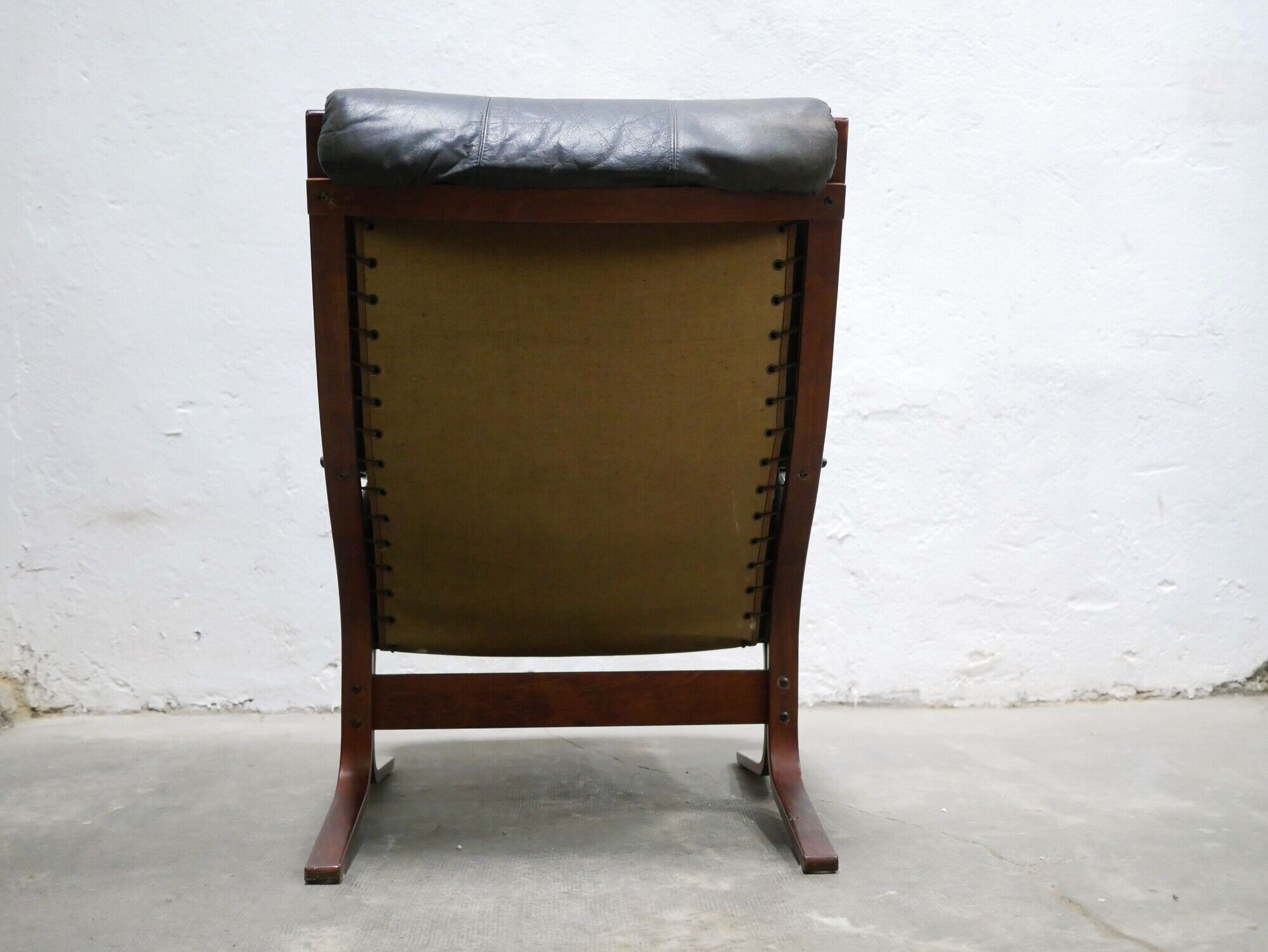 Siesta Scandinavian armchair in black leather by Ingmar Relling for Westnofa editions
