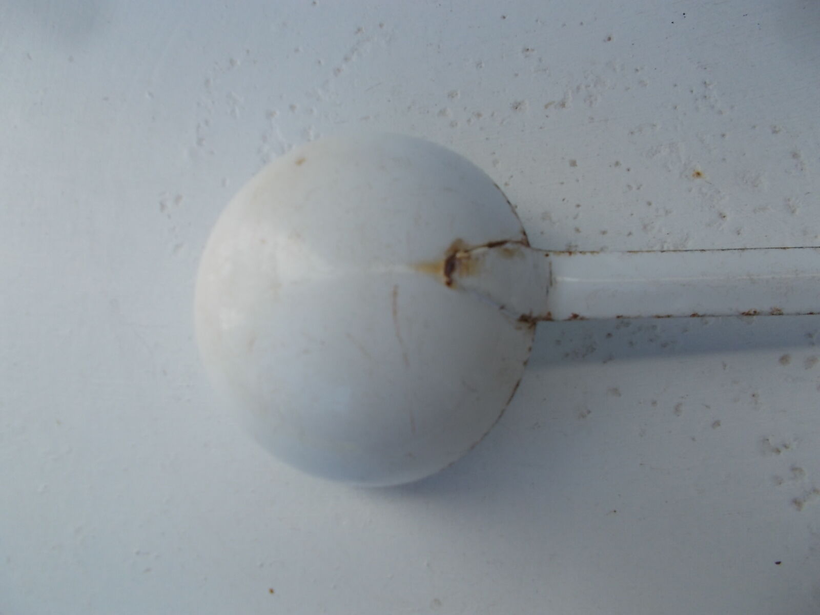 Louche émaillée blanche vintage