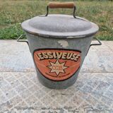 Ancienne lessiveuse en zinc