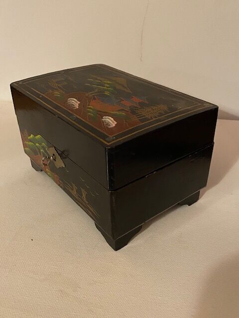 Japanese Jewelry Box in Brown Lacquer Wood and Painting "Mount Fuji"
