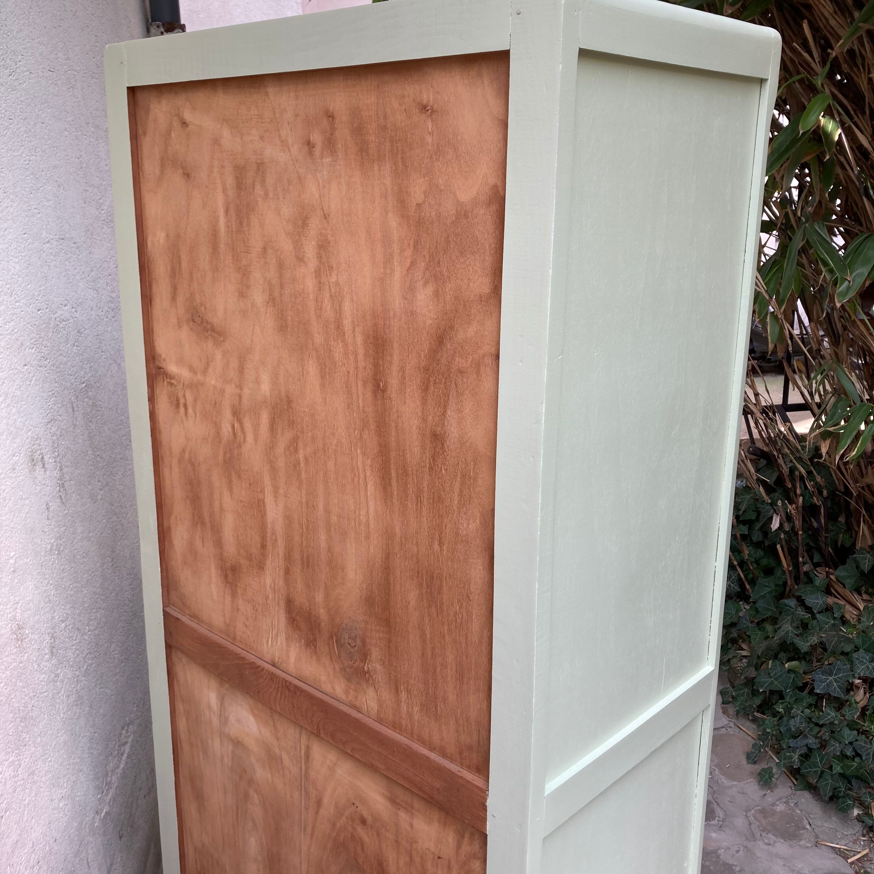 Parisian linden cabinet