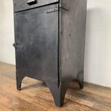 Meuble d'atelier industriel à 1 porte 1 tiroir en fer patiné