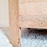 Raw and renovated art deco commodity