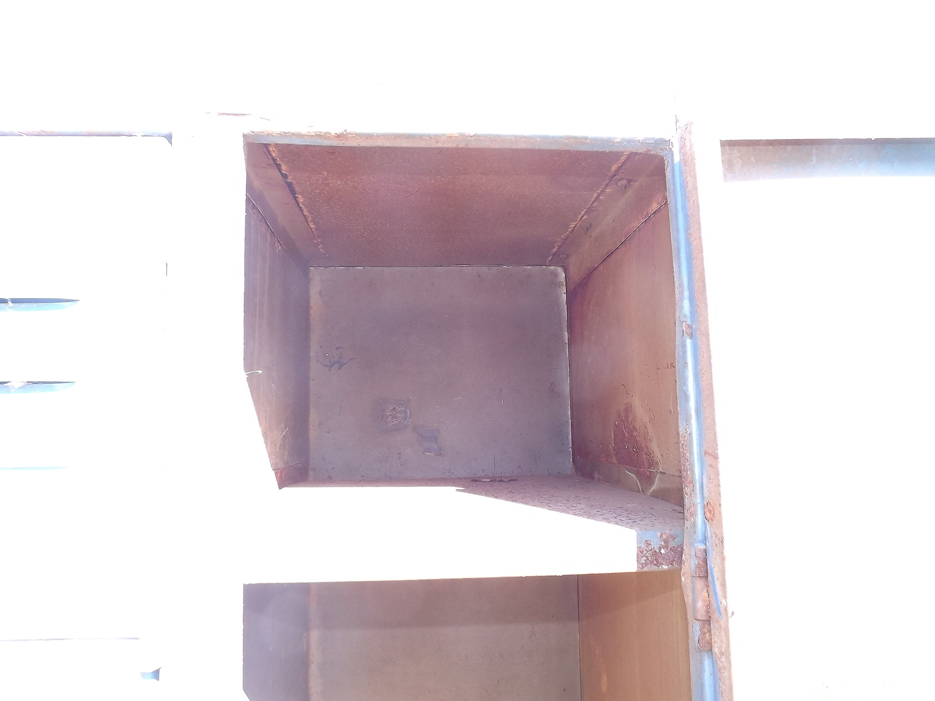 Industrial iron dressing cabinet