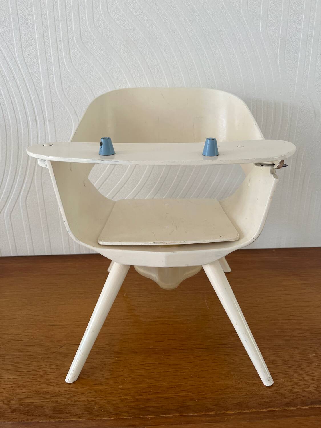 Baumann baby shell chair, 60s