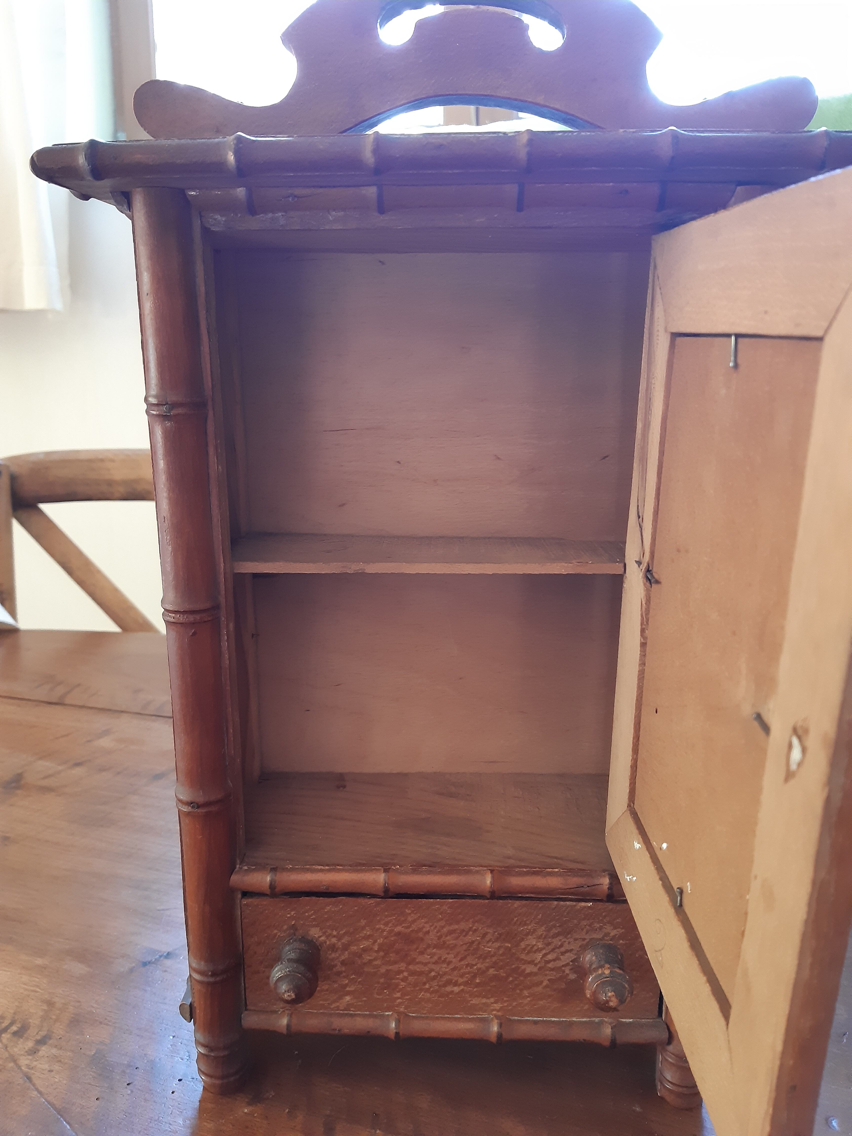 Doll wardrobe