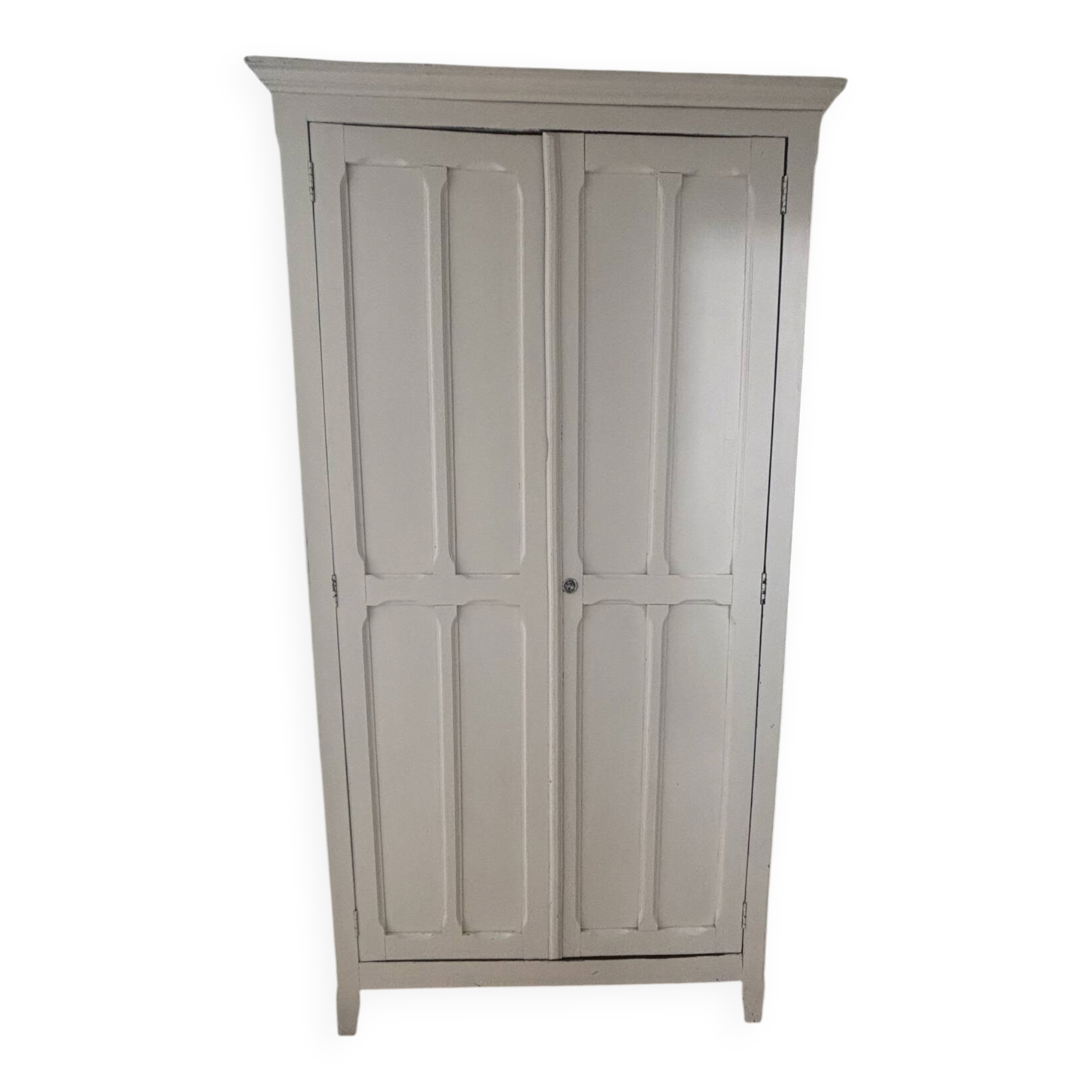 Armoire parisienne