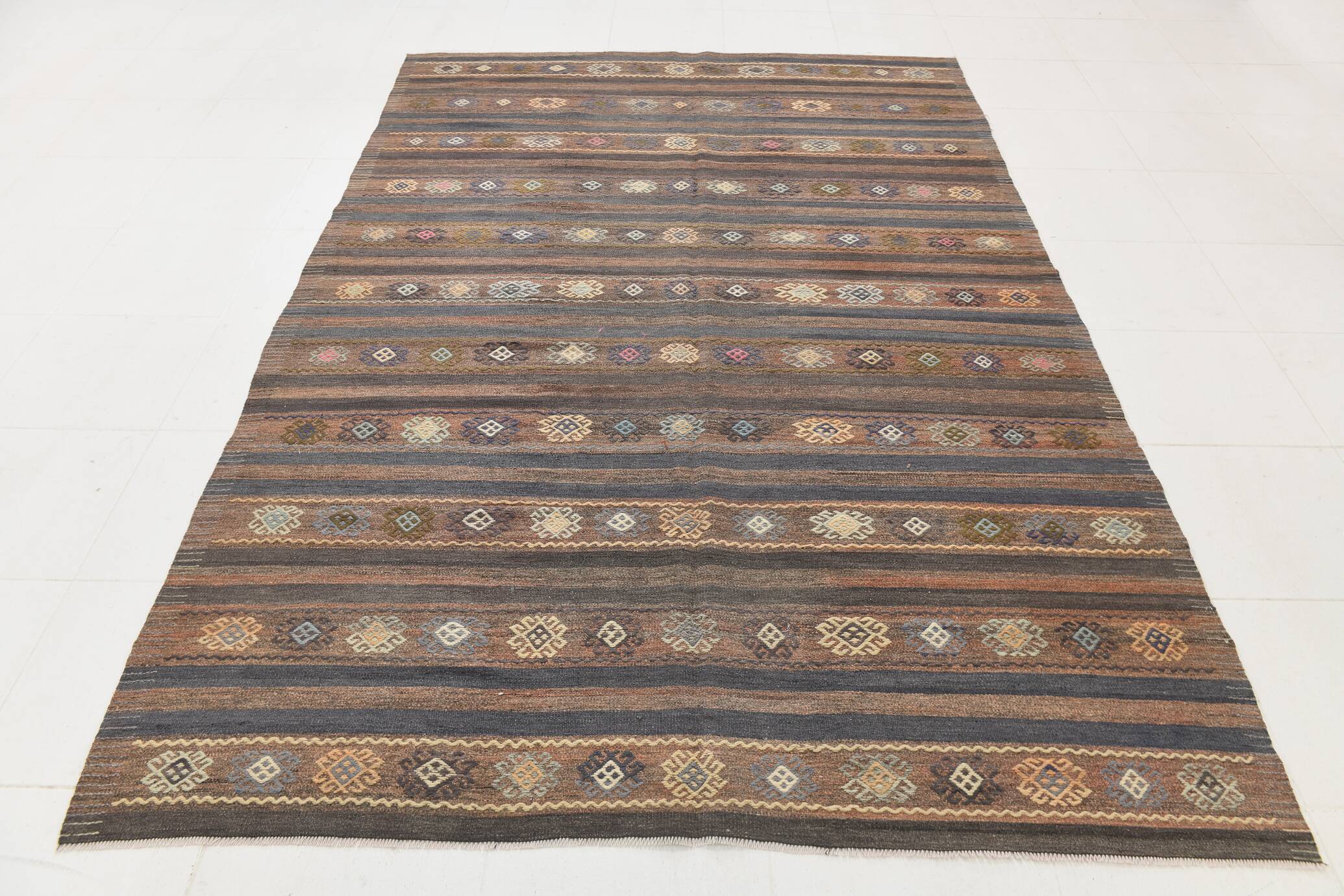6x9 Brown Grenn Handmade Persian Kilim Rug, 187x286Cm