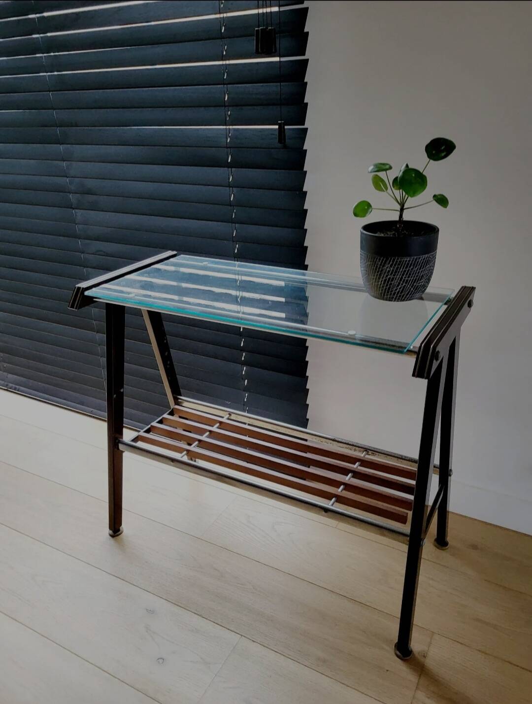 Bijzettafel vintage de plantentafel, vermoedelijk Zuenelli, jaren 1960