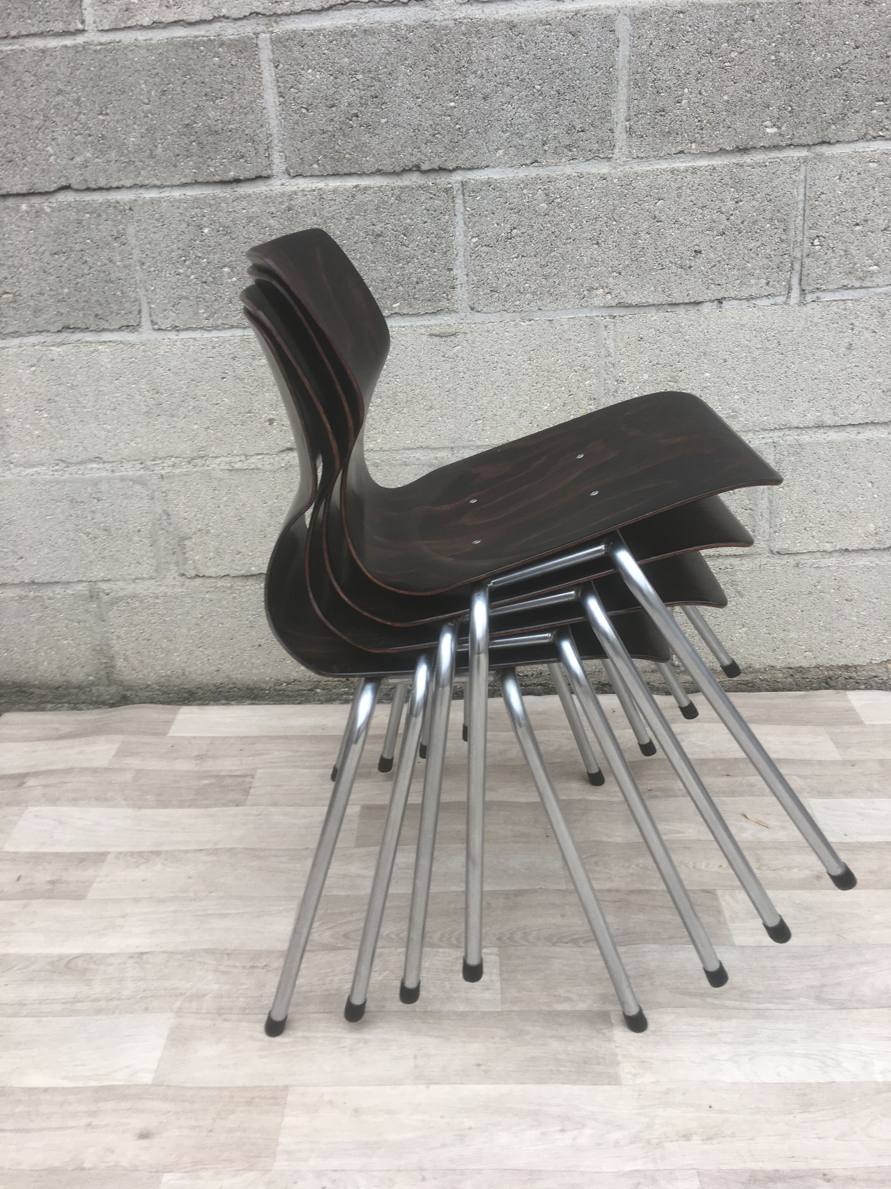 Set of 4 vintage chairs and Flottoto design