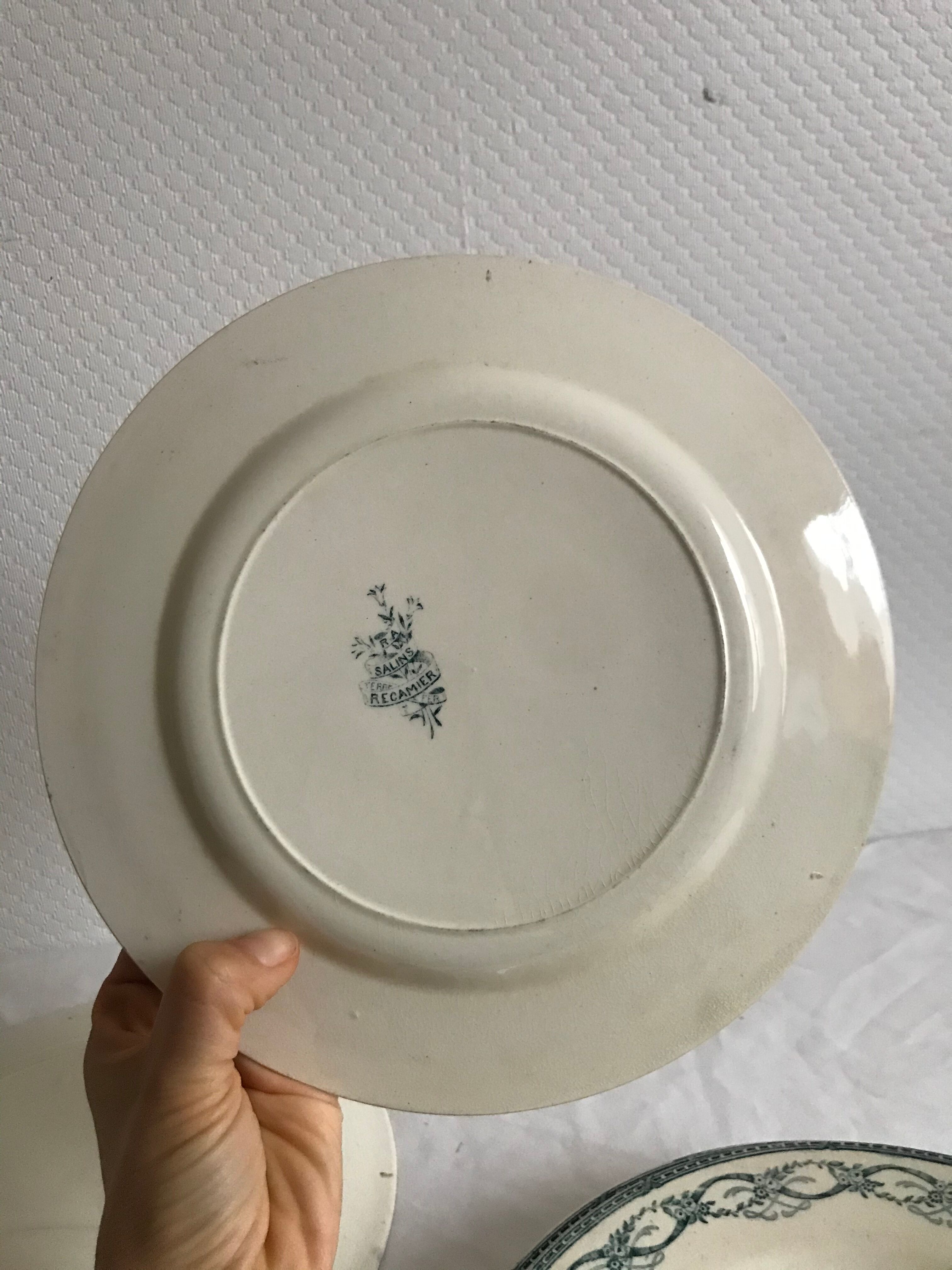 Lot of 8 flat plates made of iron earth