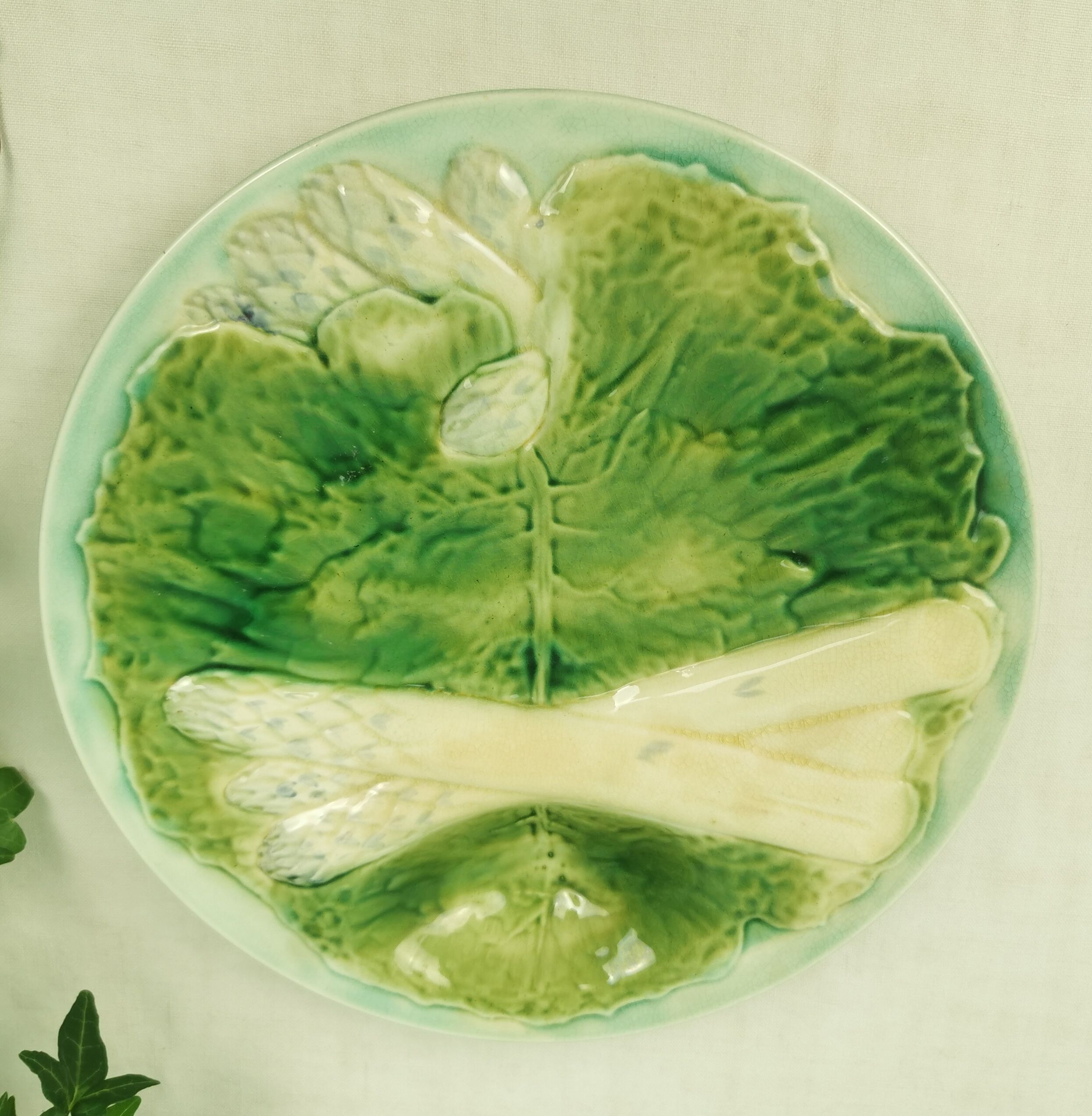 Creil and Montereau asparagus plates