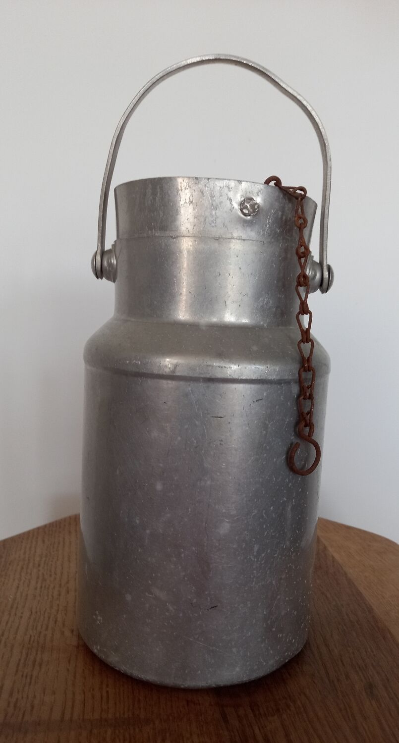 Milk canister