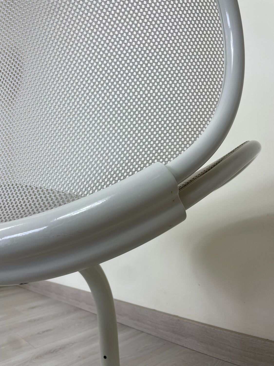Chair ' o Line ' by Herbert Ohl