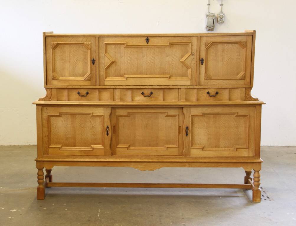 Vintage 1960s oak cabinet - cupboard style of Danish design Henning Kjærnulf
