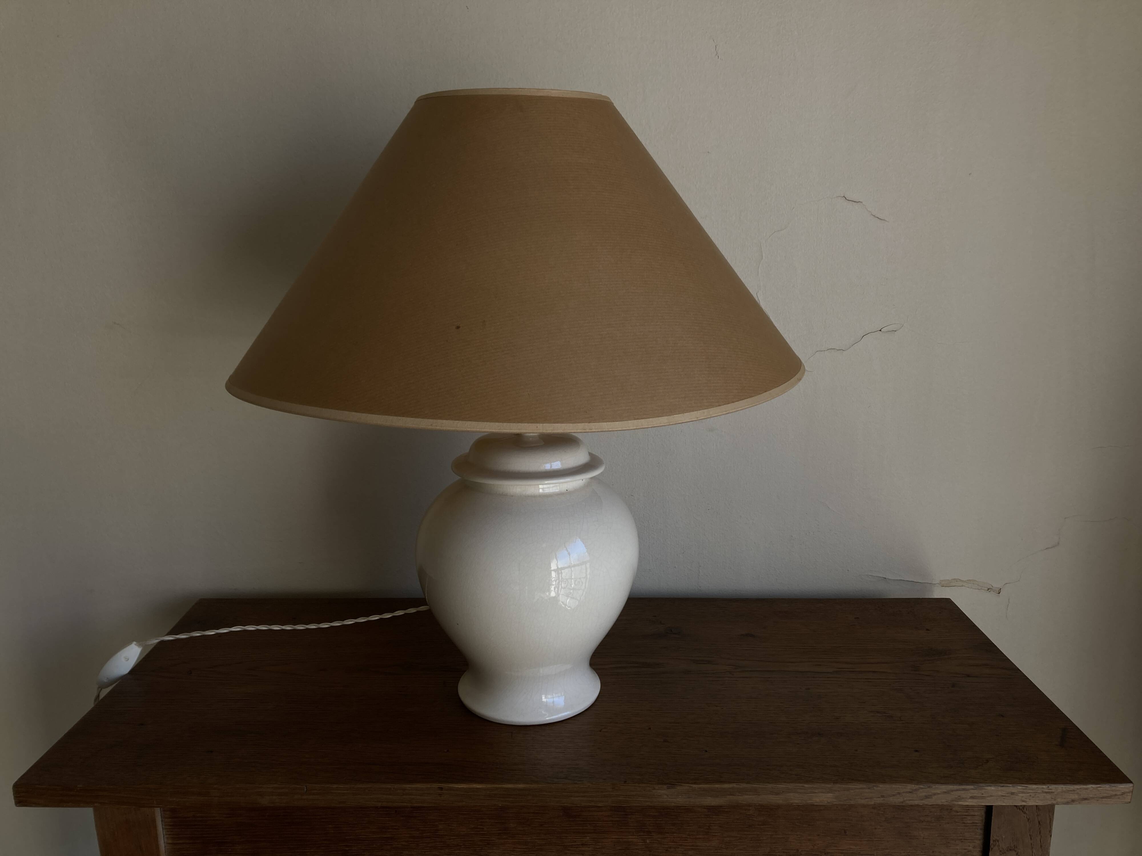 Neo-classical baluster lamp in cracked white earthenware from the 1970s.