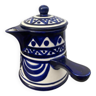 Jean de Bretagne blue and white teapot