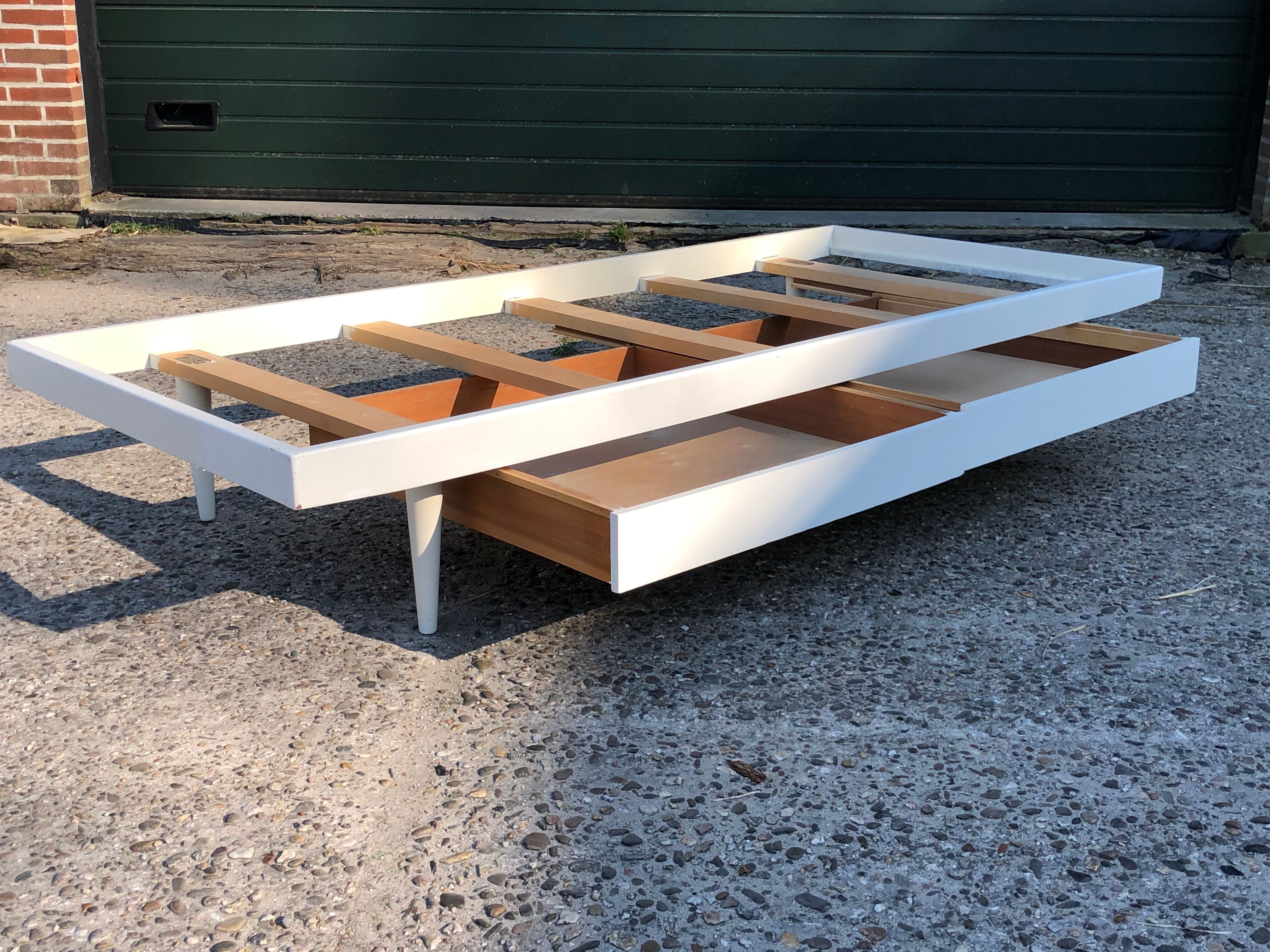 Vintage teak meridian