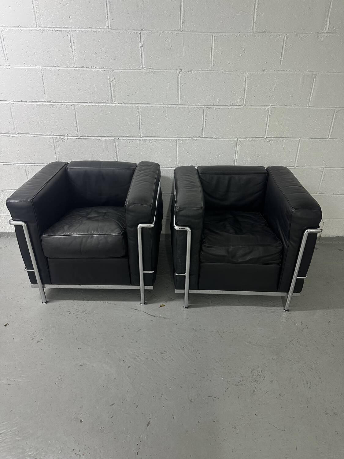 Paire de fauteuils LC2 Le Corbusier édition Cassina vintage