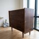 Commode vintage années 70 – 4 tiroirs – style scandinave – bois foncé