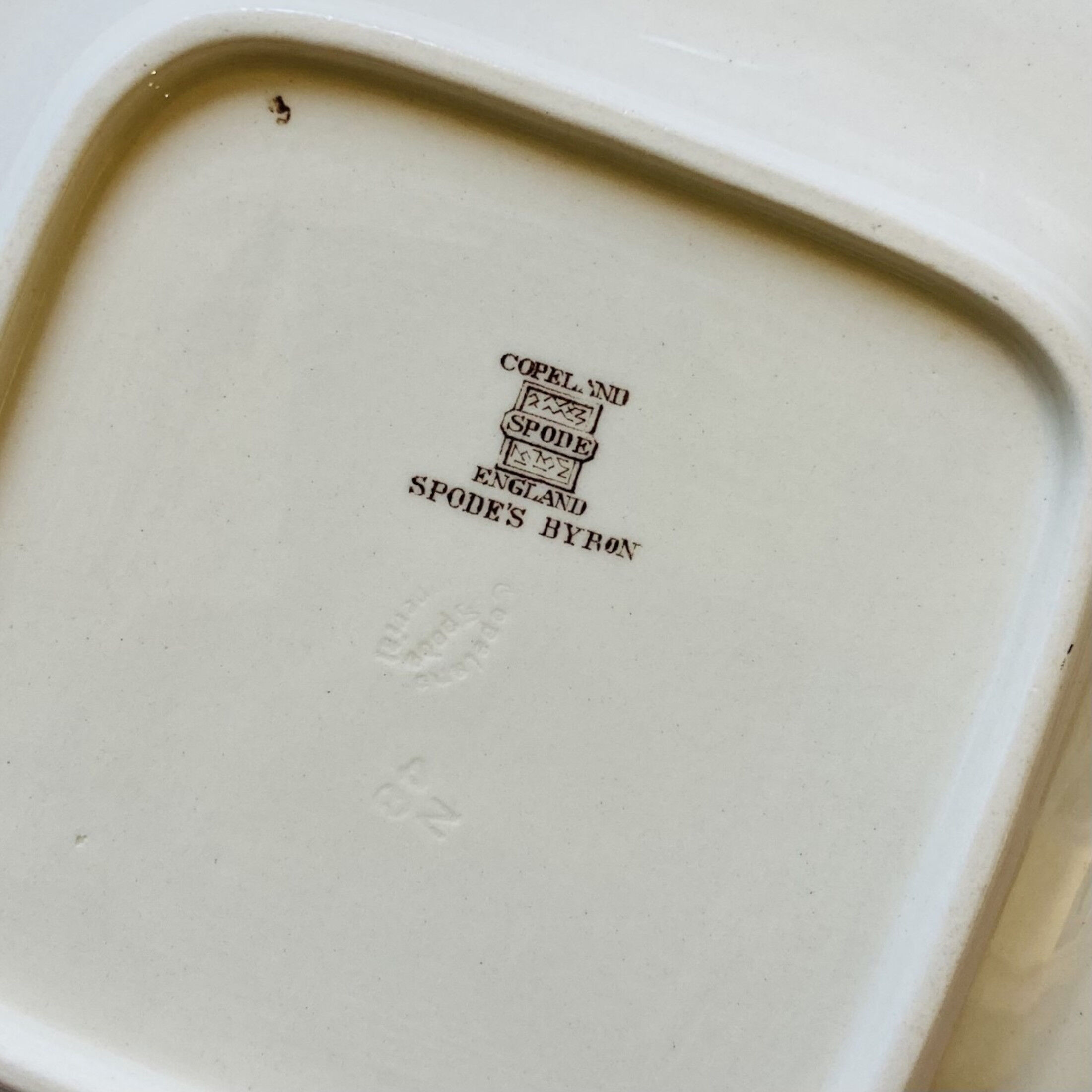 Set of 2 English earthenware plates Copeland spode's Byron