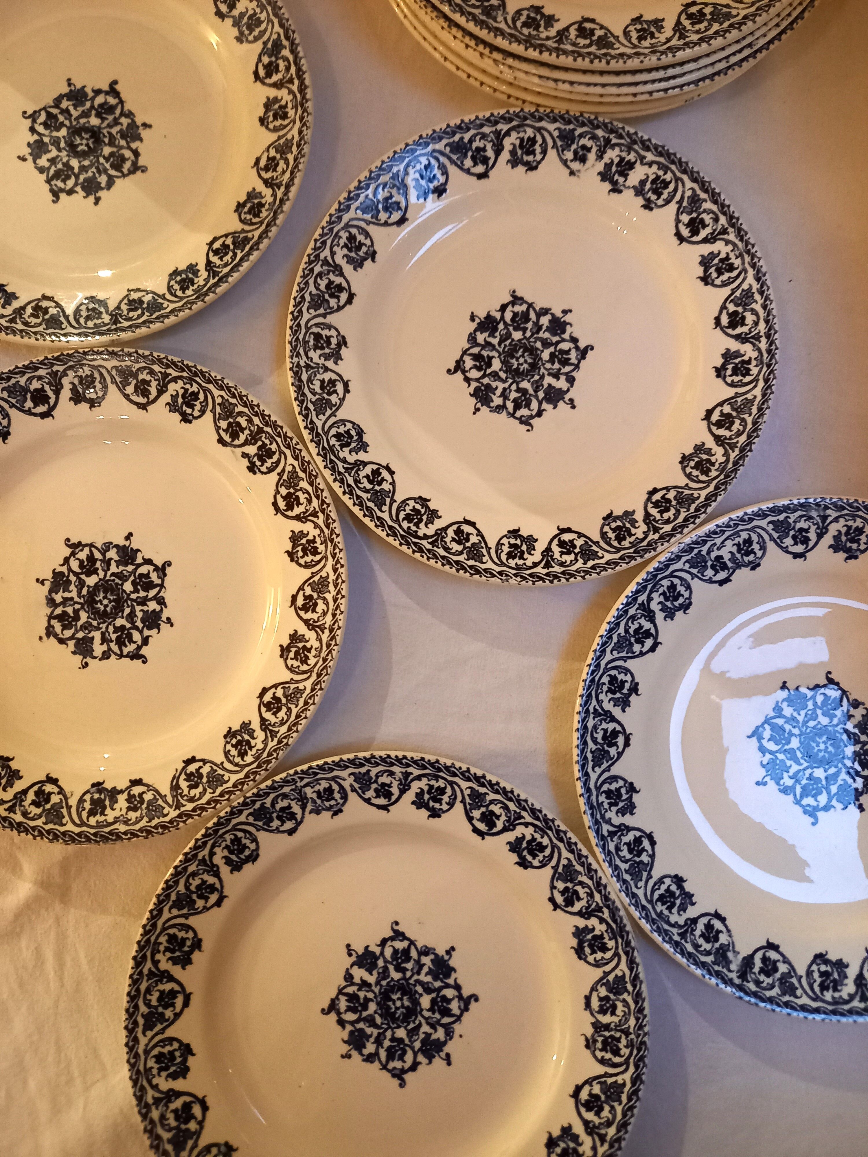 12 flat plates Terre de Fer, Brienne model, HB&CIE manufacture