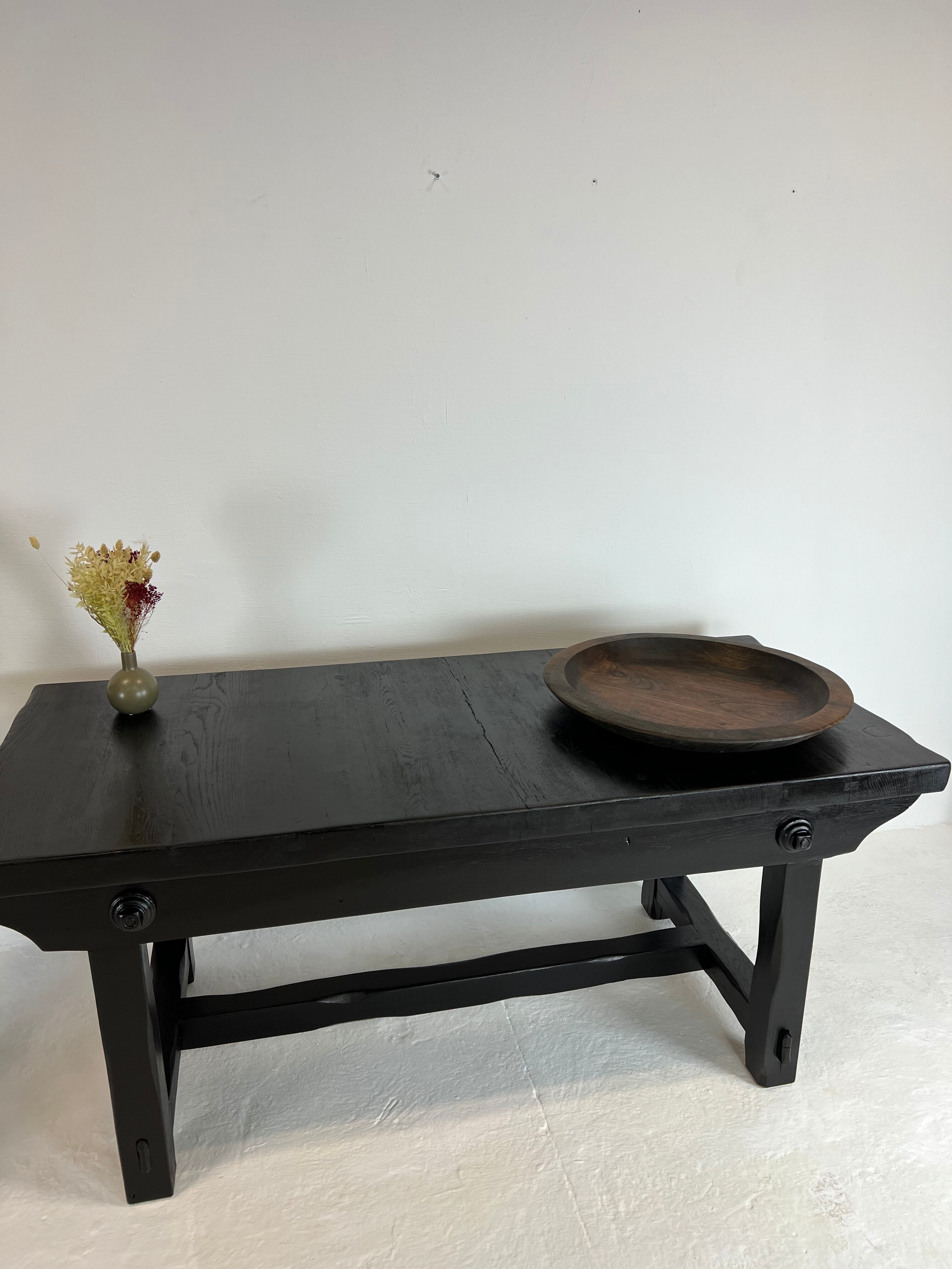 Brutalist elm table Wabi-sabi spirit and its 2 benches