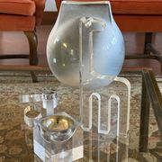 Briquet de table en lucite transparent de l'ère spatiale, Italie des années 1970