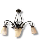 Lustre Art Déco en fer forgé et verre dépoli