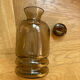 Carafe art déco en verre fumé