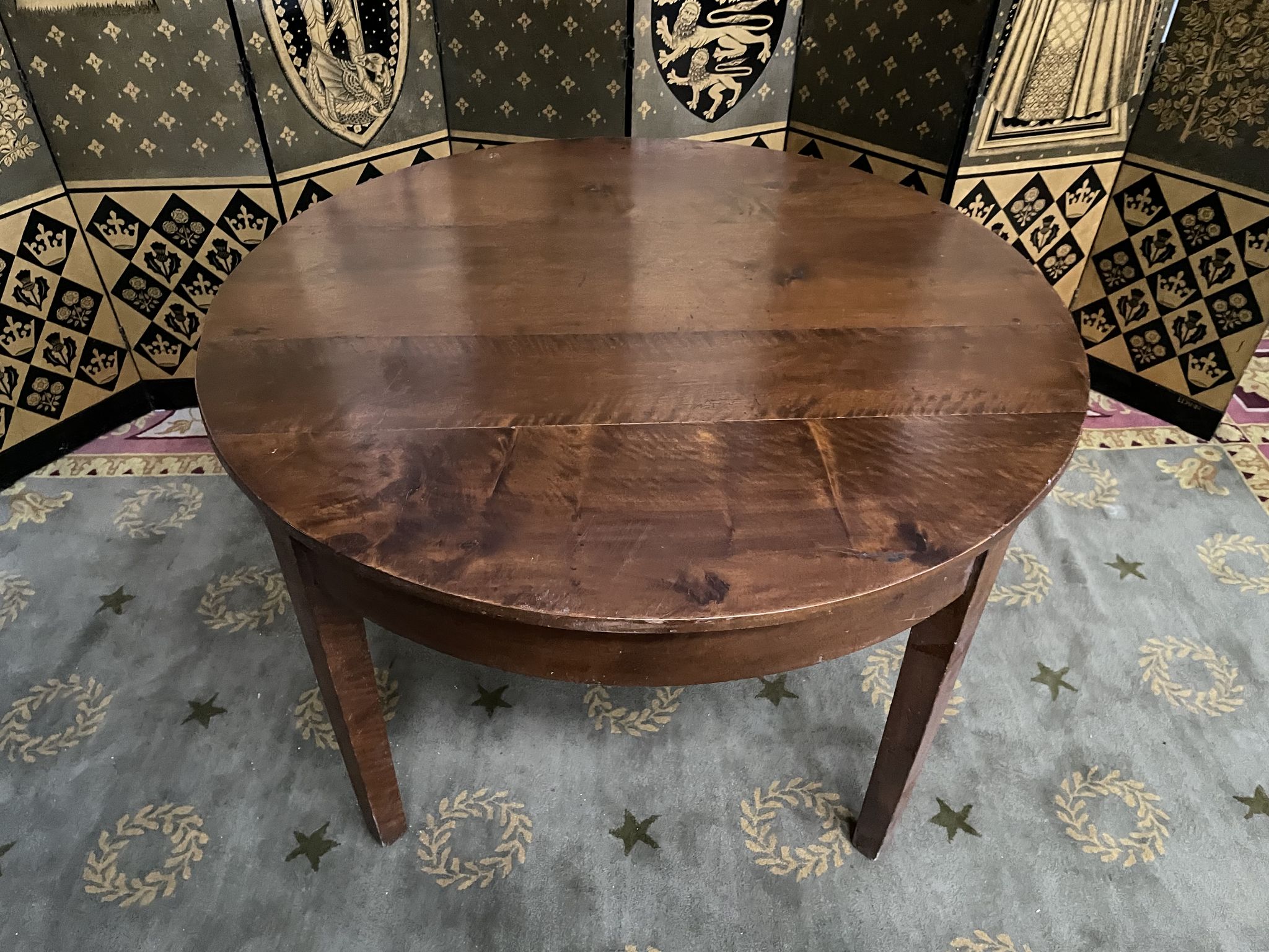 Table de ferme ronde en noyer à ceinture
