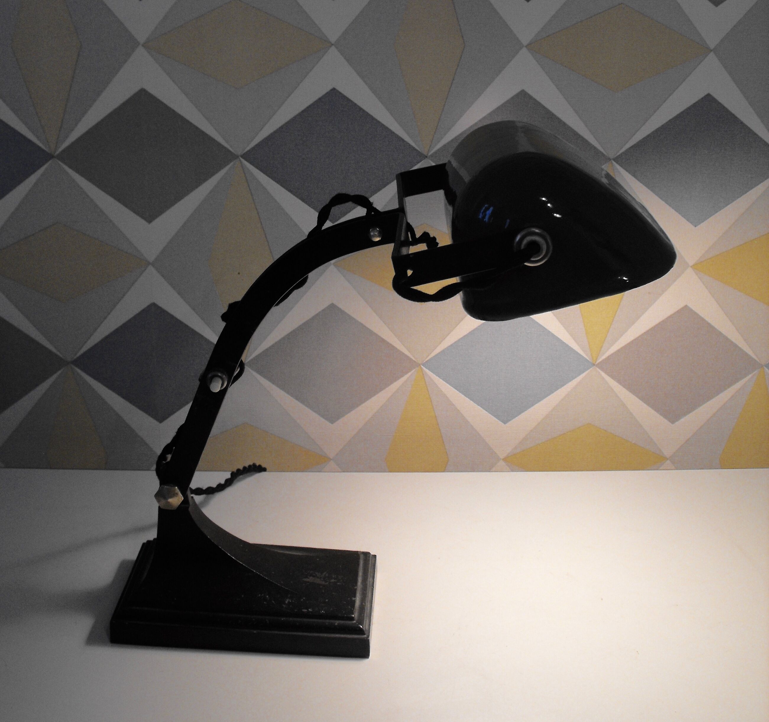 Desk lamp called "Notary"