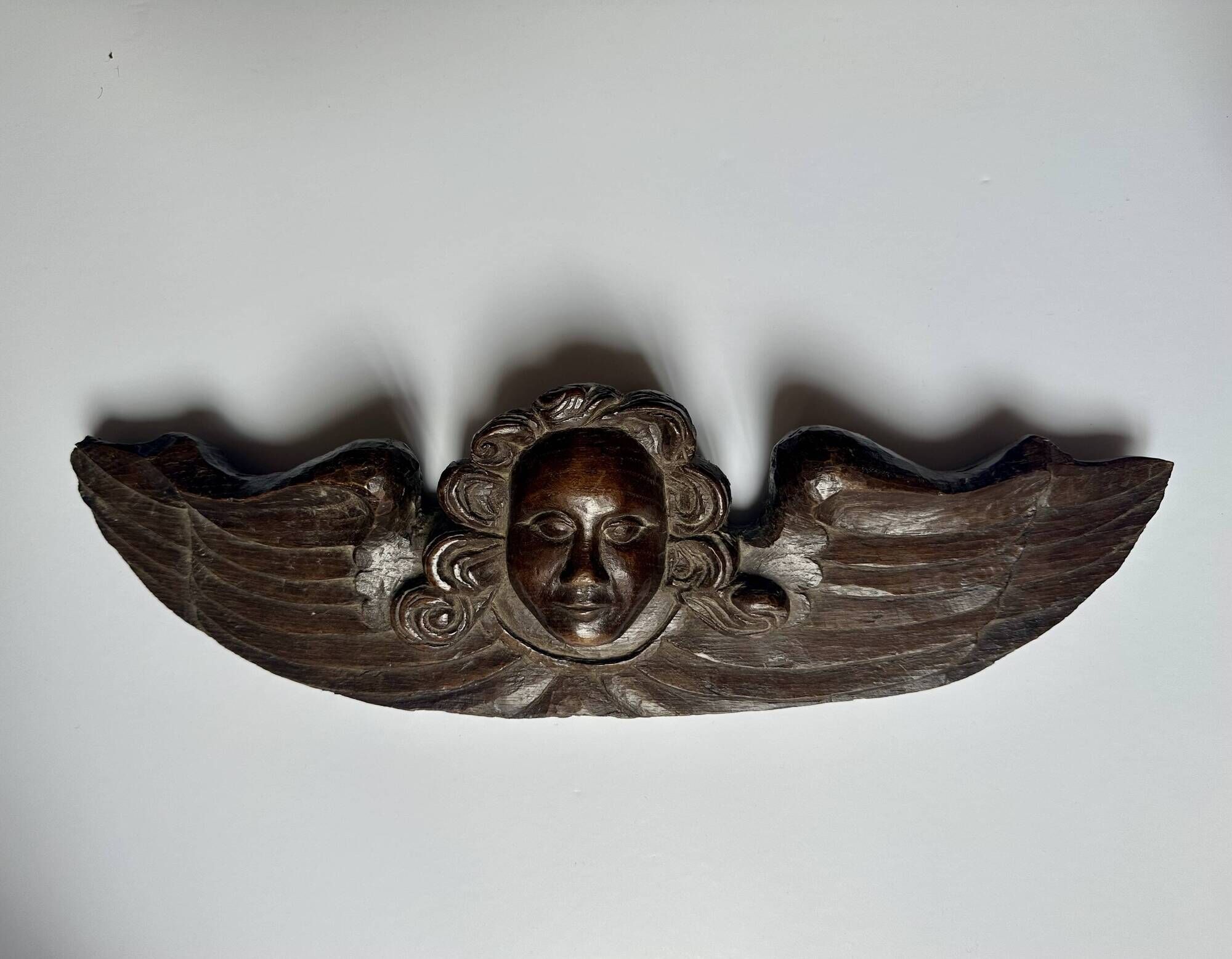 Ancient fronton cherub angel in carved wood 18th-19th century