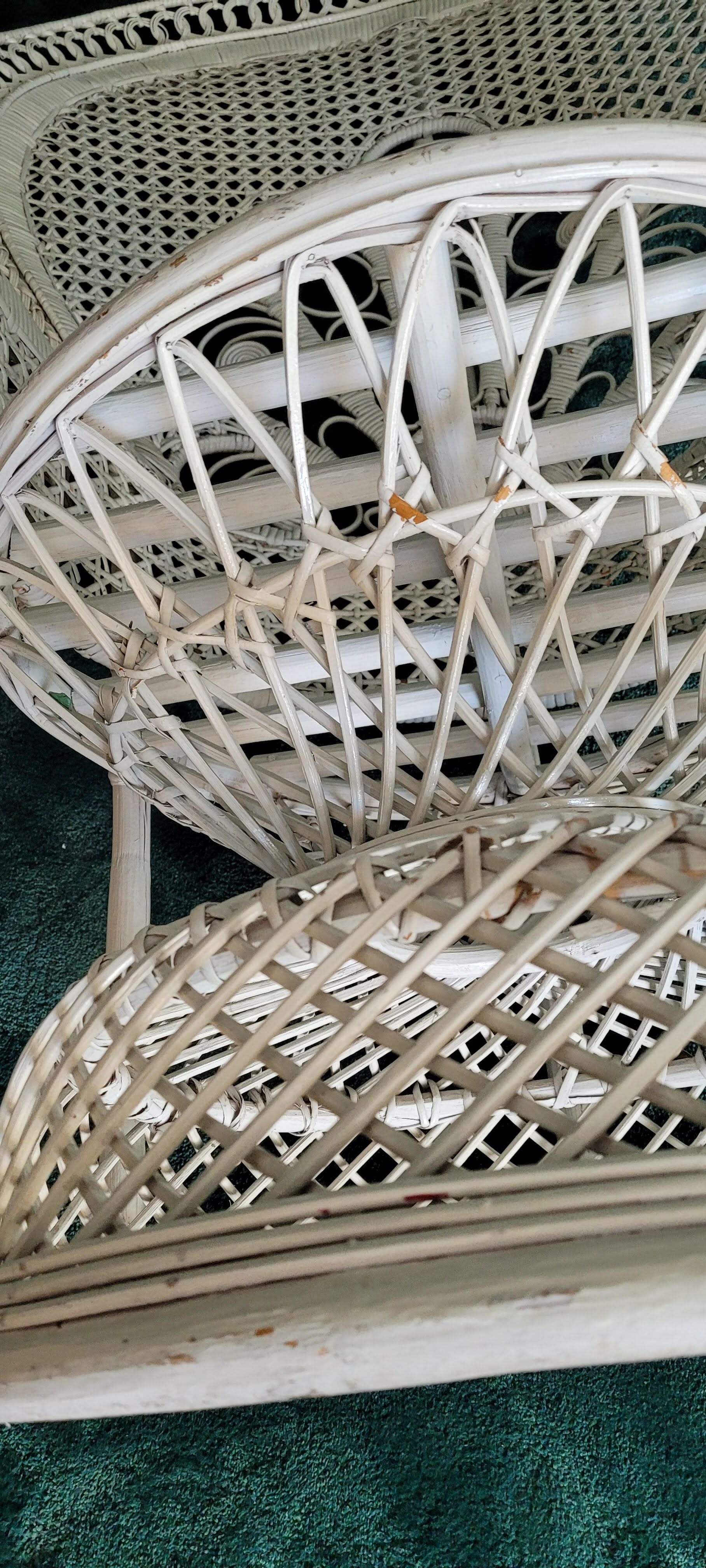 Armchair Emmanuelle white with cushion