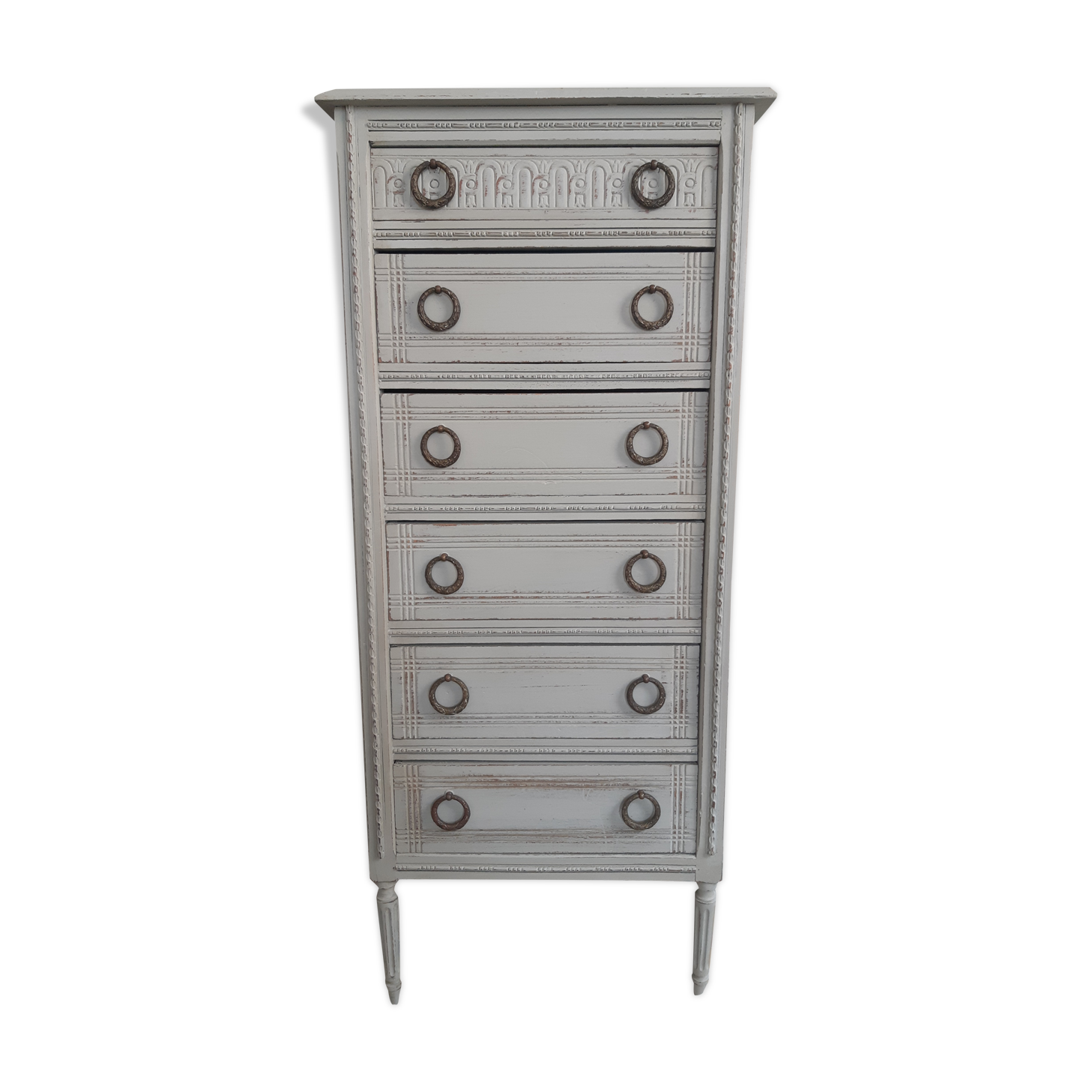 Chiffonnier revisited in grey