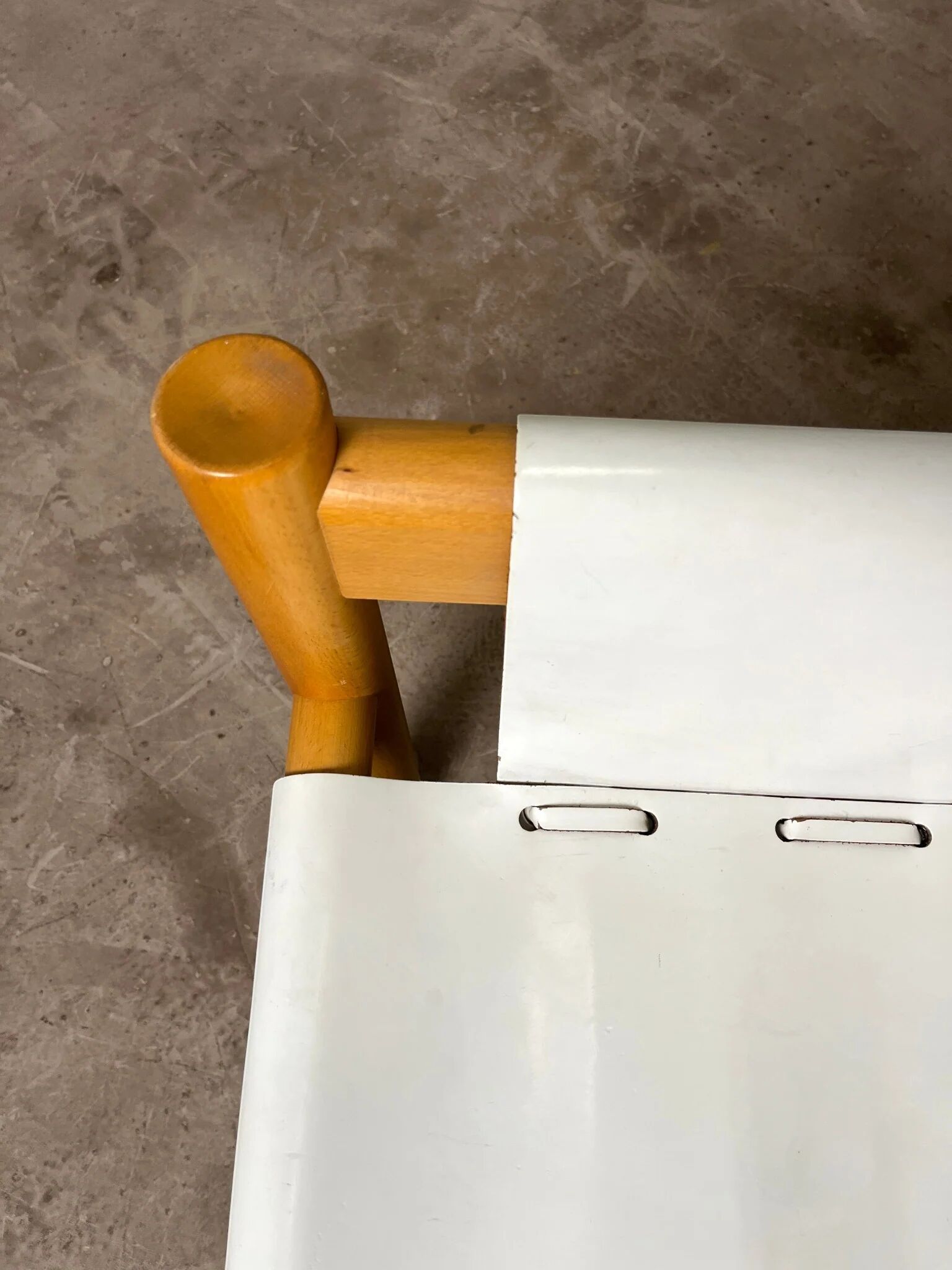 Safari armchair in white leather by Ibisco, Italian design, 1970s.