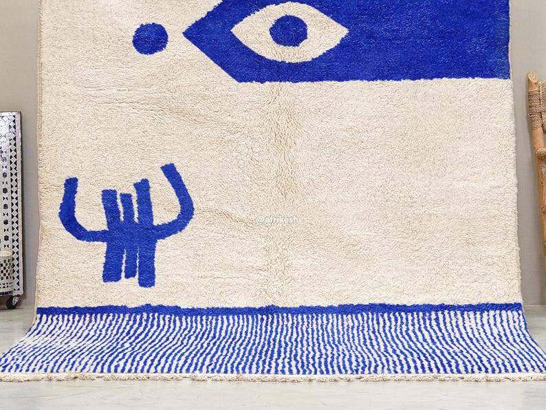 Traditional handmade Moroccan Berber rug size 150 x 250 cm