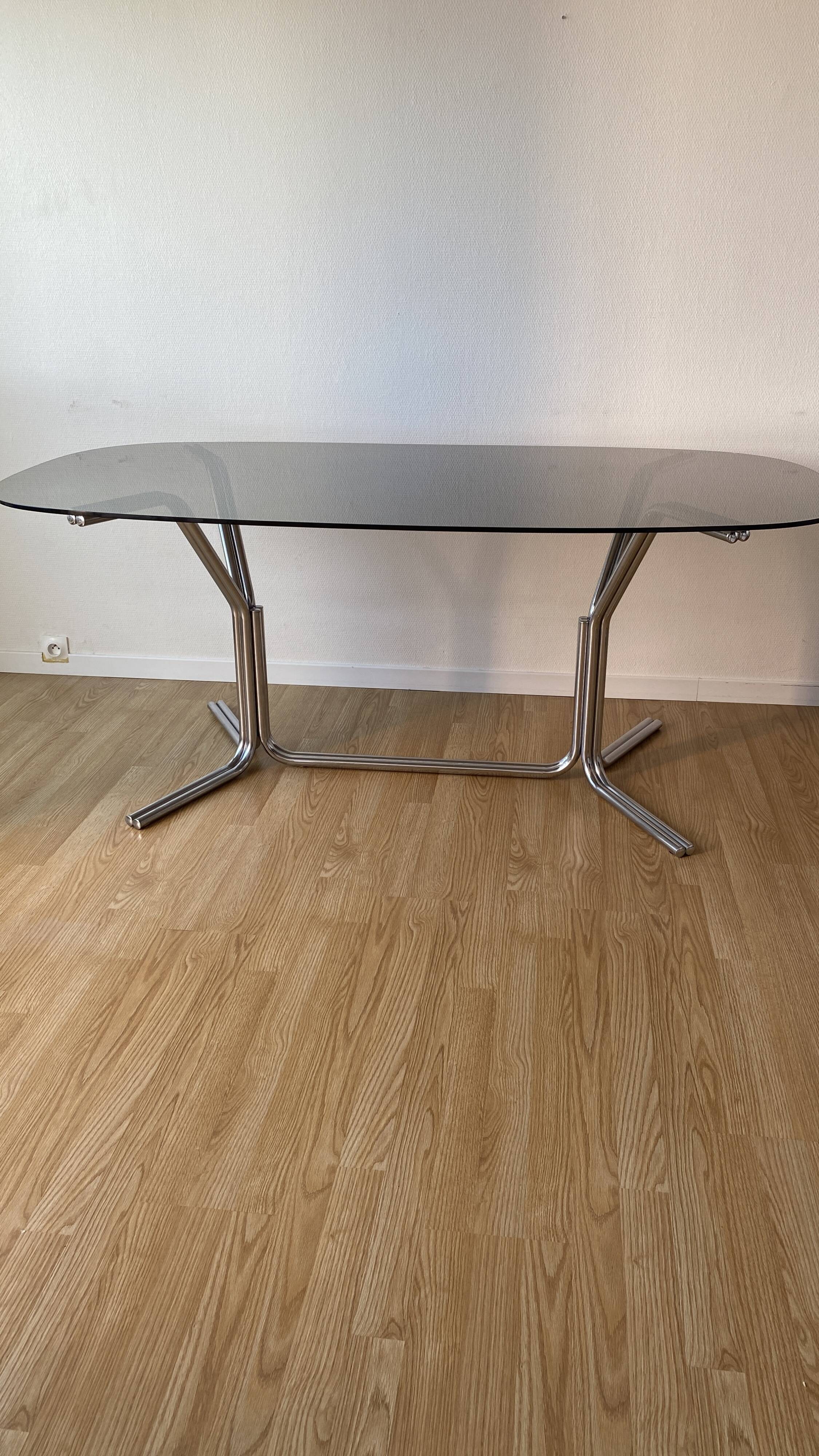 70s oval dining table in glass and chrome
