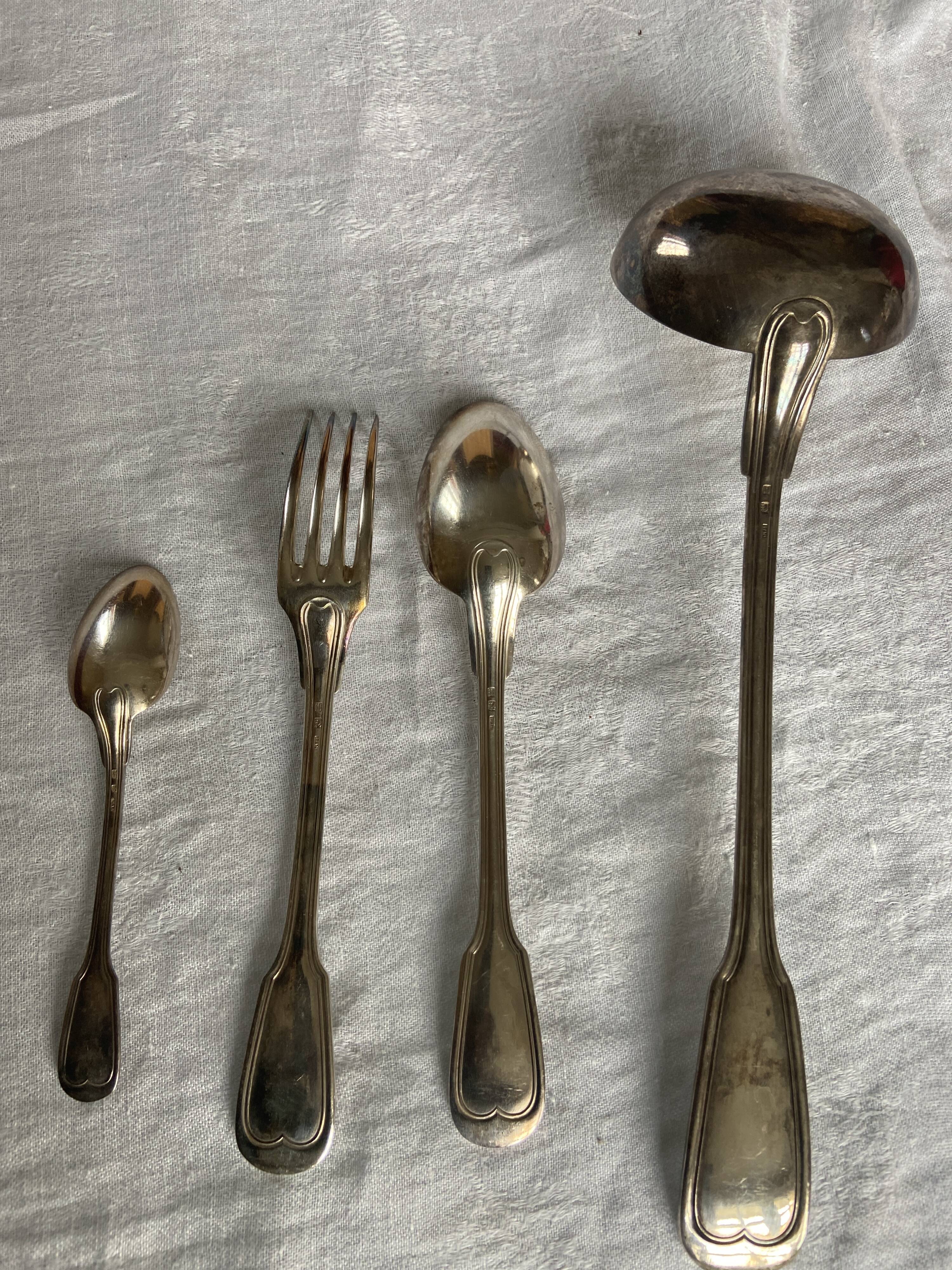 Stainless steel cutlery set